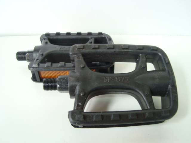 PEDAL 1/2 PLASTICO MOD. 877 